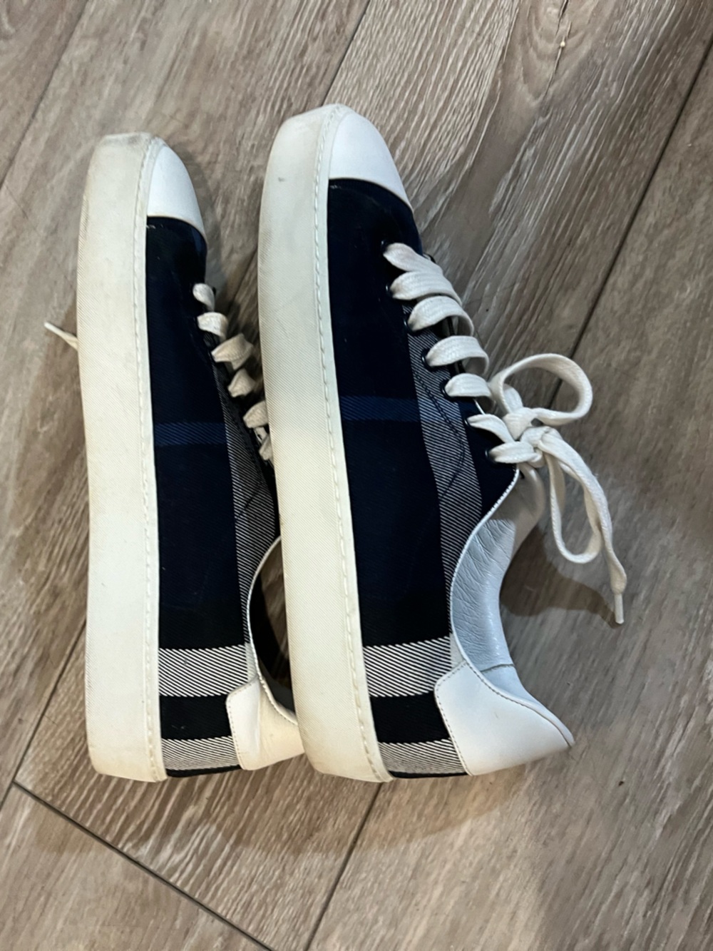 Burberry Women's Plaid Low-Top Sneakers in Navy and White 37.5 - Picture 8 of 9